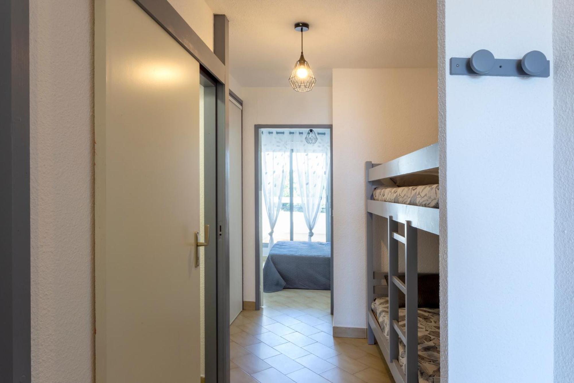 Chez Fabienne - Superbe Appartement Avec Vue Sur La Mer Et Parking Ла-Гранд-Мот Экстерьер фото
